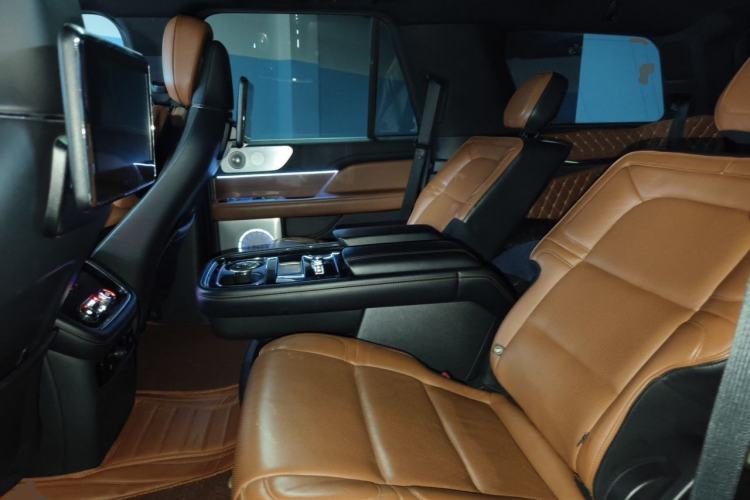Used Lincoln Navigator 2019 3.5T Prestige Version China VI Standard Left Rear Seat