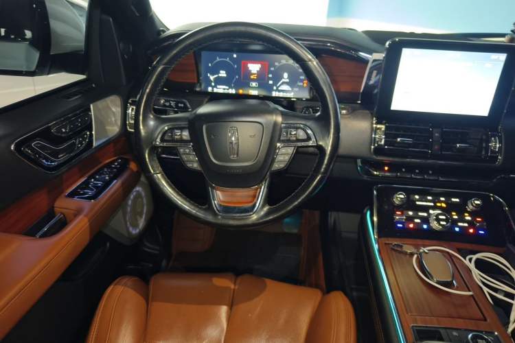Used Lincoln Navigator 2019 3.5T Prestige Version China VI Standard Steering Wheel