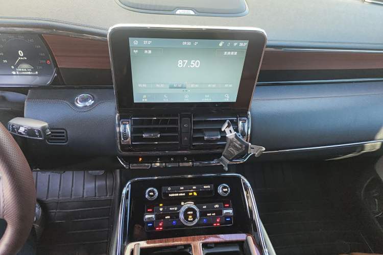 Used Lincoln Navigator 2020 3.5T Prestige Edition Audio And AC Panel