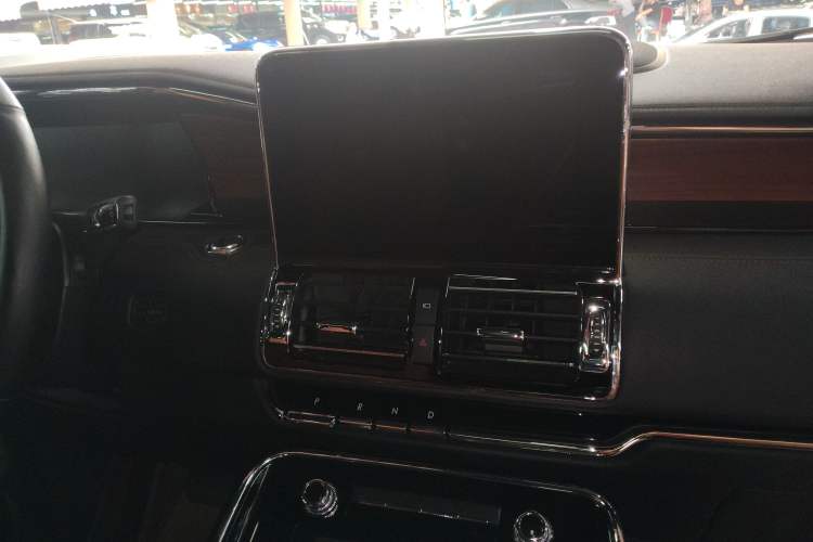 Used Lincoln Navigator 2020 3.5T Prestige Edition Audio And AC Panel