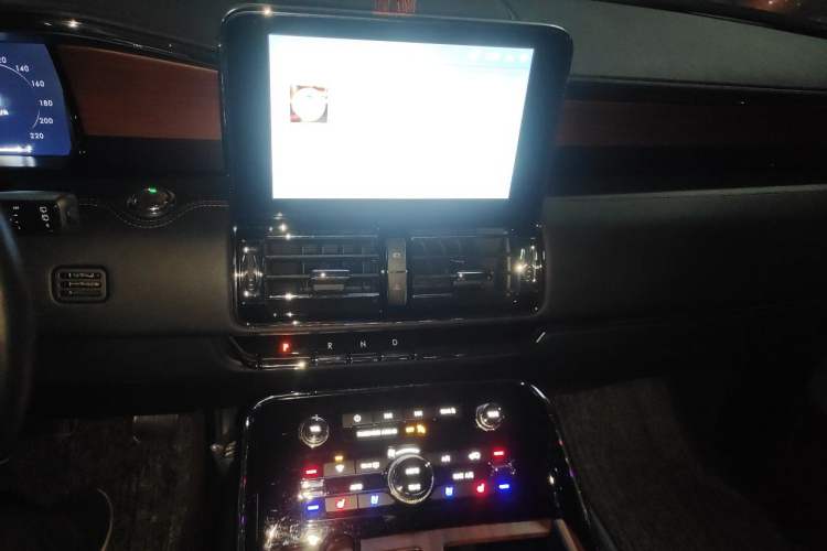 Used Lincoln Navigator 2020 3.5T Prestige Edition Audio And AC Panel