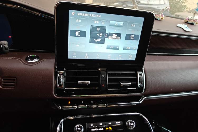 Used Lincoln Navigator 2020 3.5T Long-Wheelbase Presidential Edition Audio And AC Panel