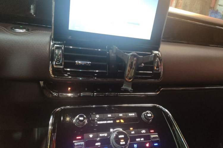 Used Lincoln Navigator 2020 3.5T Presidential Series Audio And AC Panel