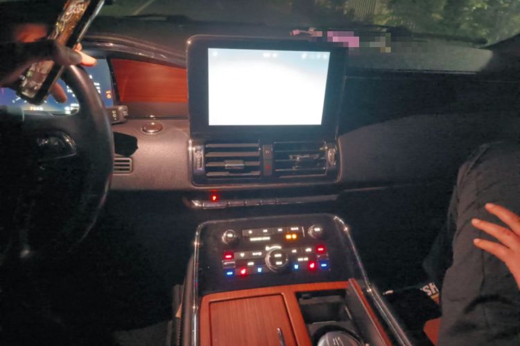 Used Lincoln Navigator 2020 3.5T Prestige Edition Audio And AC Panel