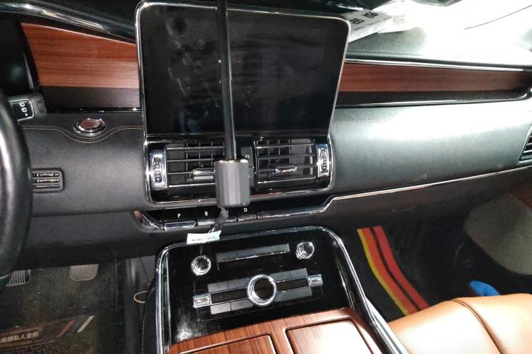 Used Lincoln Navigator 2020 3.5T Prestige Edition Audio And AC Panel