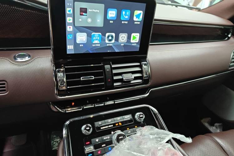 Used Lincoln Navigator 2020 3.5T Long-Wheelbase Presidential Edition Audio And AC Panel