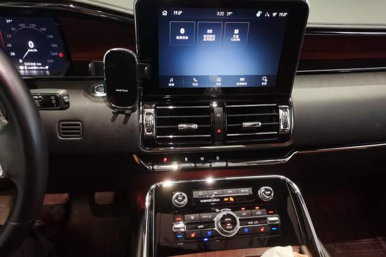 Used Lincoln Navigator 2020 3.5T Prestige Edition Audio And AC Panel