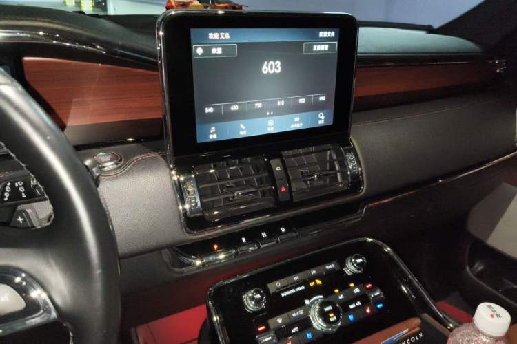 Used Lincoln Navigator 2020 3.5T Prestige Edition Audio And AC Panel