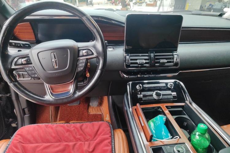 Used Lincoln Navigator 2020 3.5T MONO Limited Edition Prestige Version MONO WHITE Center Console