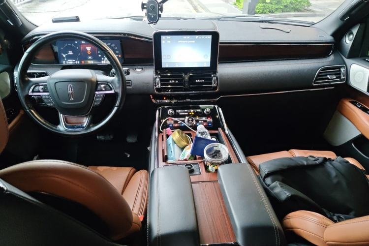 Used Lincoln Navigator 2020 3.5T Prestige Edition Center Console