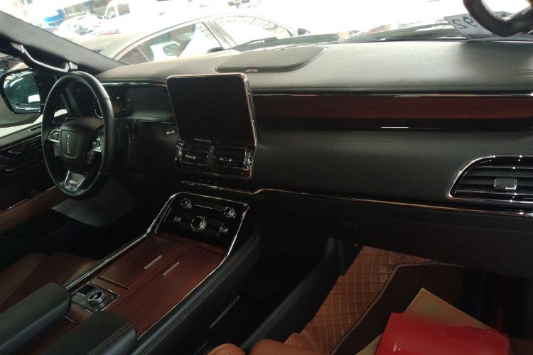 Used Lincoln Navigator 2020 3.5T Prestige Edition Center Console