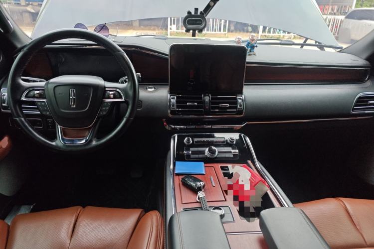 Used Lincoln Navigator 2020 3.5T Prestige Edition Center Console