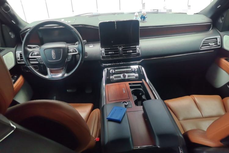Used Lincoln Navigator 2020 3.5T Prestige Edition Center Console