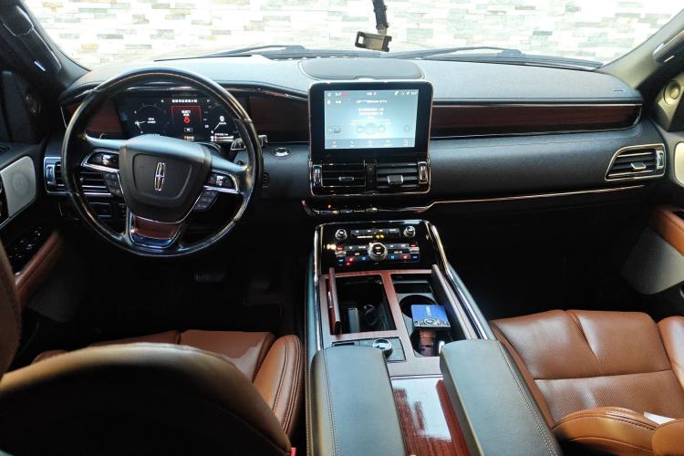 Used Lincoln Navigator 2020 3.5T Prestige Edition Center Console