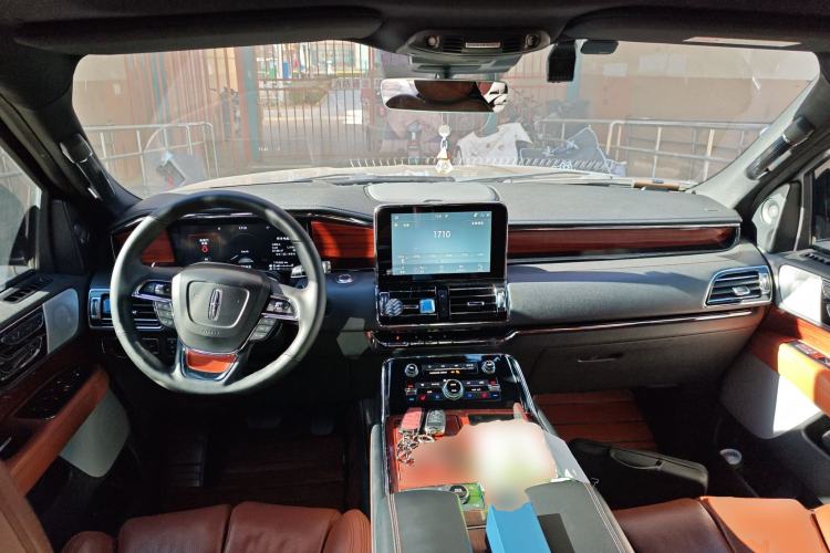 Used Lincoln Navigator 2020 3.5T Prestige Edition Center Console