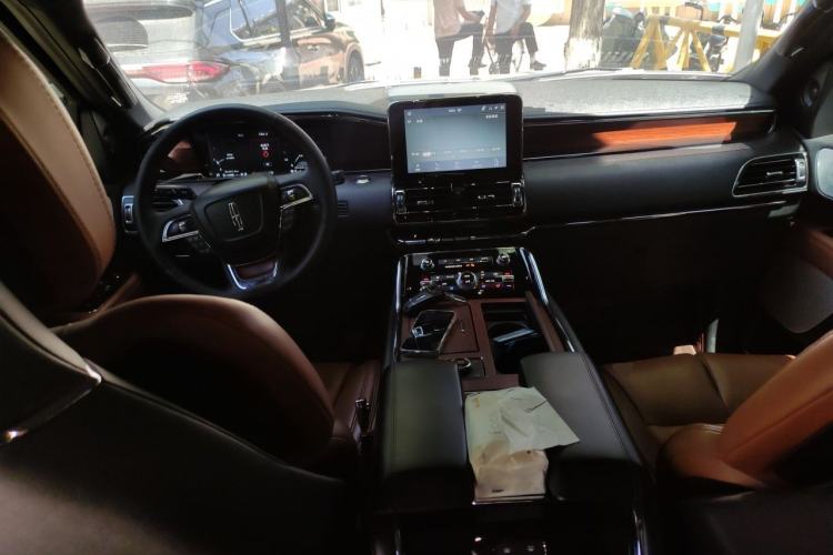 Used Lincoln Navigator 2020 3.5T Prestige Edition Center Console