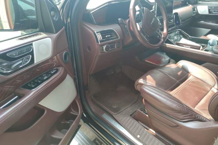 Used Lincoln Navigator 2020 3.5T Long-Wheelbase Presidential Edition Driver Seat