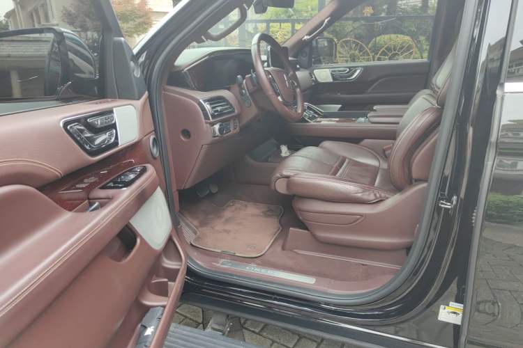 Used Lincoln Navigator 2020 3.5T Presidential Series Driver Seat