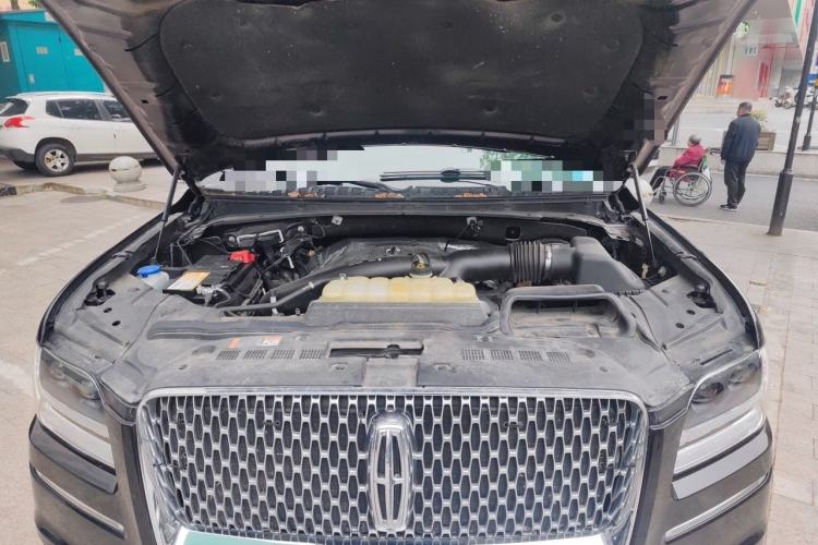 Used Lincoln Navigator 2020 3.5T MONO Limited Edition Prestige Version MONO WHITE Engine Bay