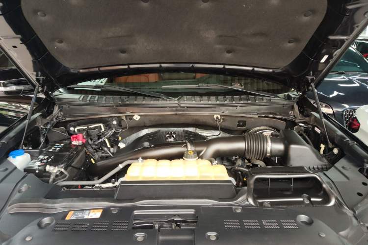 Used Lincoln Navigator 2020 3.5T Prestige Edition Engine Bay