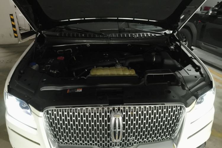 Used Lincoln Navigator 2020 3.5T Prestige Edition Engine Bay