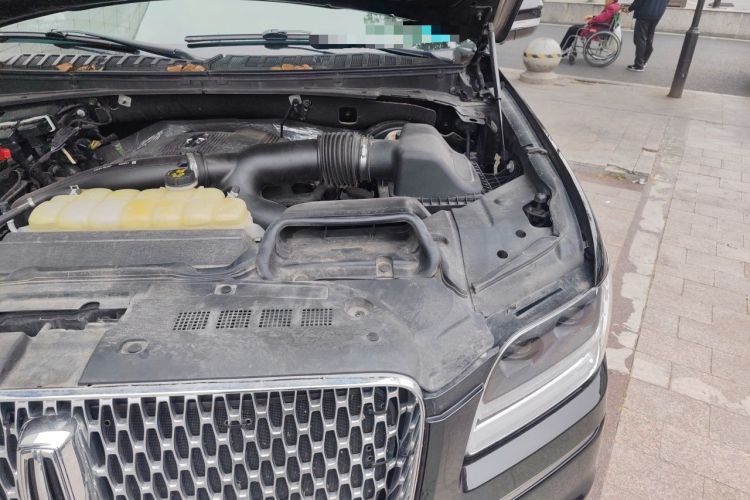 Used Lincoln Navigator 2020 3.5T MONO Limited Edition Prestige Version MONO WHITE Engine Bay Left