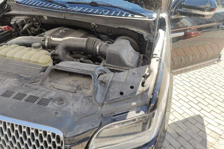 Used Lincoln Navigator 2020 3.5T Prestige Edition Engine Bay Left