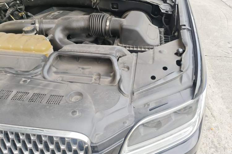 Used Lincoln Navigator 2020 3.5T Prestige Edition Engine Bay Left