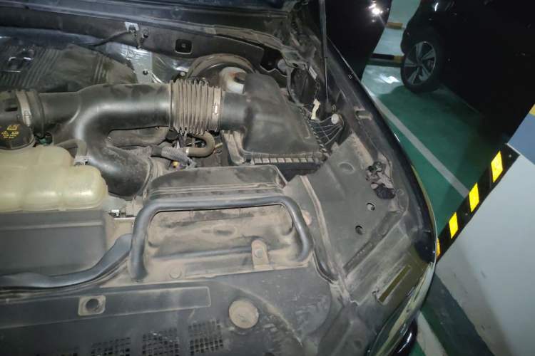 Used Lincoln Navigator 2020 3.5T Presidential Series Engine Bay Left