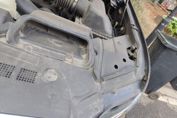 Used Lincoln Navigator 2020 3.5T Prestige Edition Engine Bay Left