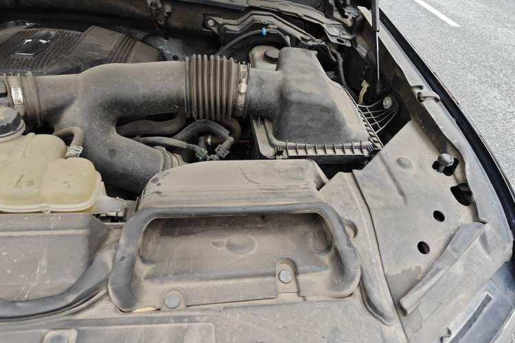 Used Lincoln Navigator 2020 3.5T Long-Wheelbase Presidential Edition Engine Bay Left