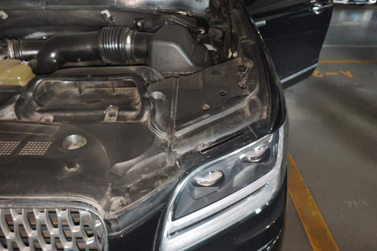 Used Lincoln Navigator 2020 3.5T Prestige Edition Engine Bay Left