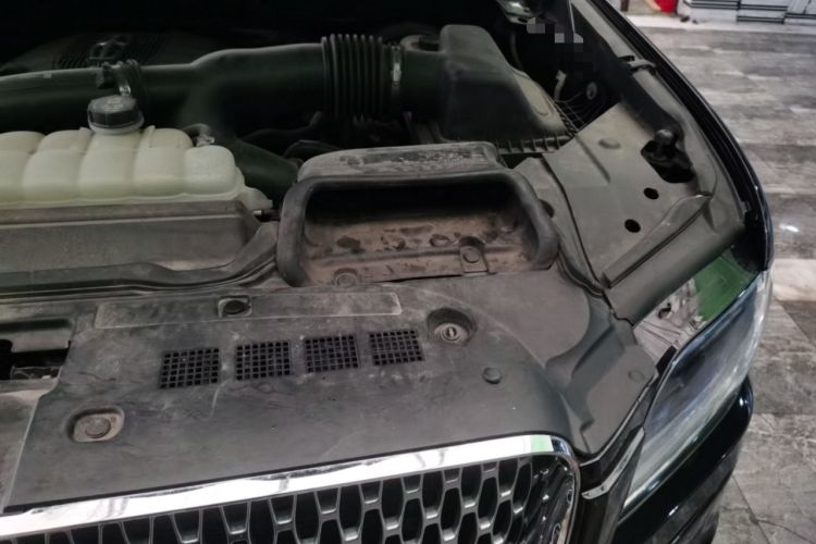 Used Lincoln Navigator 2020 3.5T Prestige Edition Engine Bay Left