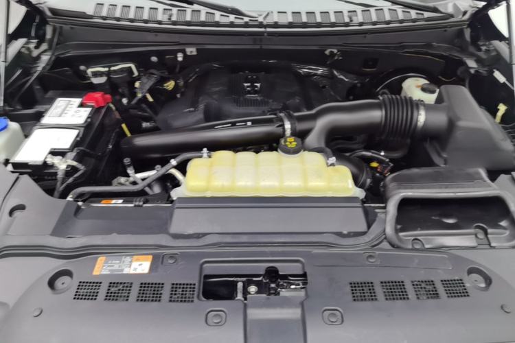 Used Lincoln Navigator 2020 3.5T Prestige Edition Engine Bay