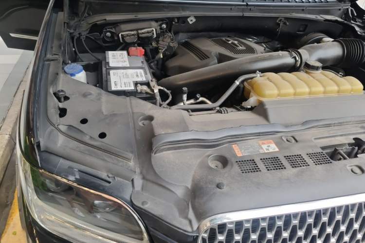 Used Lincoln Navigator 2020 3.5T Prestige Edition Engine Bay Right