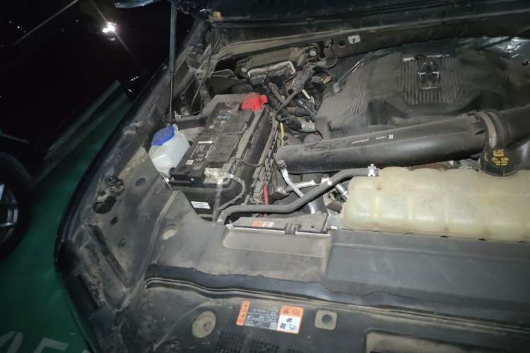 Used Lincoln Navigator 2020 3.5T Presidential Series Engine Bay Right