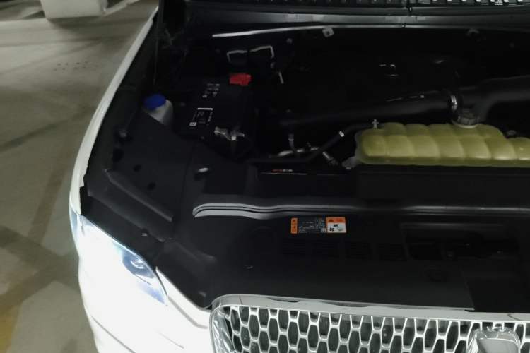 Used Lincoln Navigator 2020 3.5T Prestige Edition Engine Bay Right