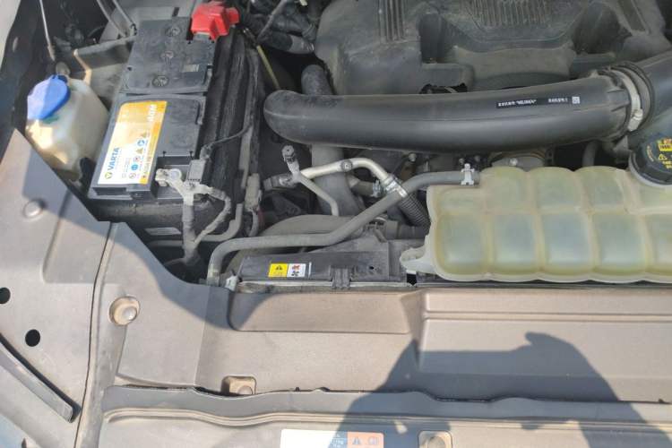 Used Lincoln Navigator 2020 3.5T Long-Wheelbase Presidential Edition Engine Bay Right