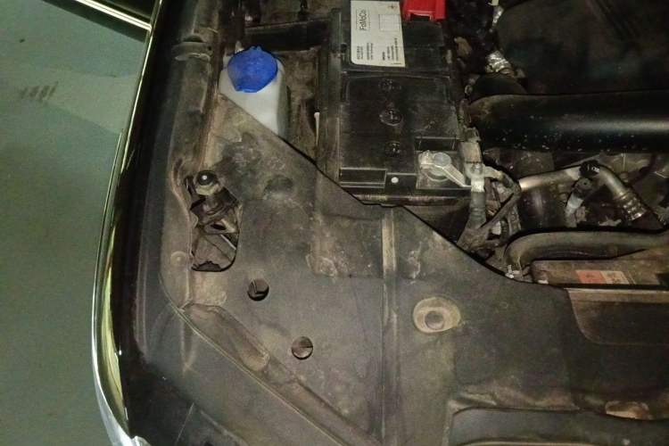 Used Lincoln Navigator 2020 3.5T Presidential Series Engine Bay Right