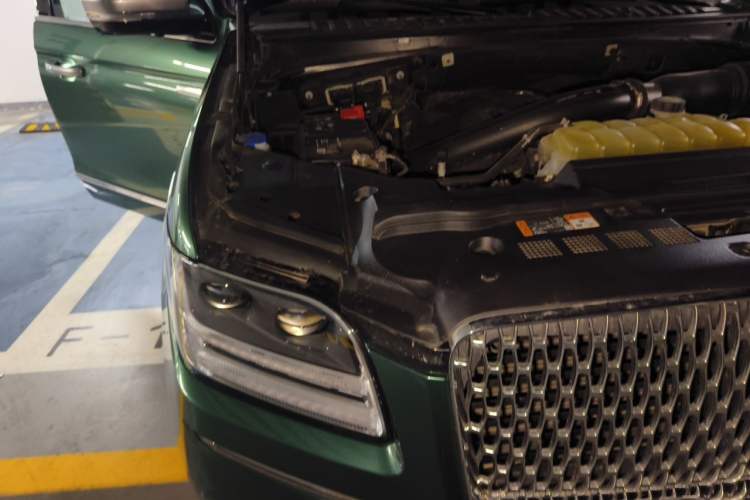 Used Lincoln Navigator 2020 3.5T Prestige Edition Engine Bay Right