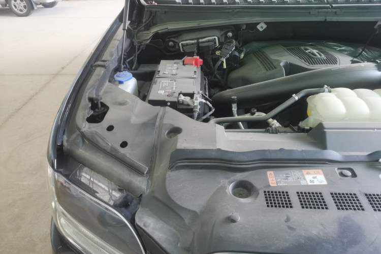 Used Lincoln Navigator 2020 3.5T Prestige Edition Engine Bay Right