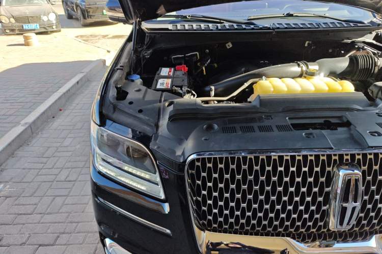 Used Lincoln Navigator 2020 3.5T Prestige Edition Engine Bay Right