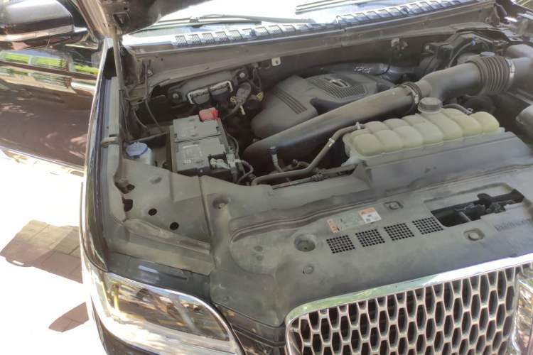 Used Lincoln Navigator 2020 3.5T Prestige Edition Engine Bay Right