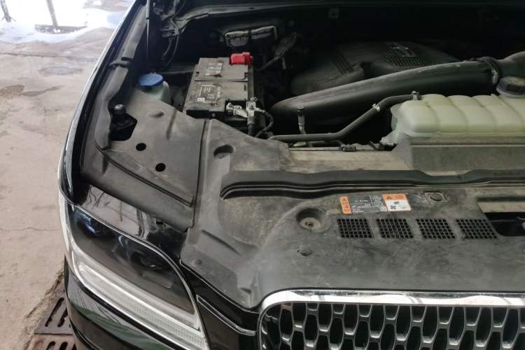 Used Lincoln Navigator 2020 3.5T Prestige Edition Engine Bay Right