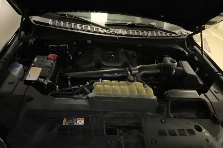 Used Lincoln Navigator 2020 3.5T Prestige Edition Engine Bay