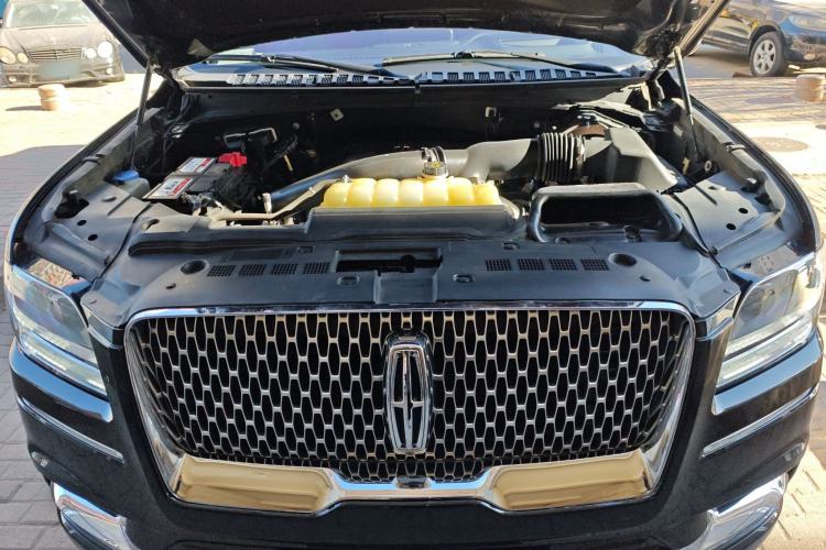 Used Lincoln Navigator 2020 3.5T Prestige Edition Engine Bay