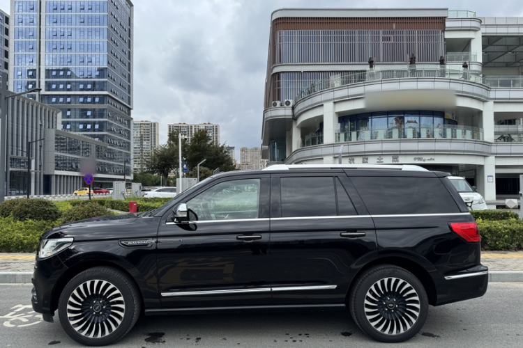 Used Lincoln Navigator 2020 3.5T Presidential Series Exterior 2