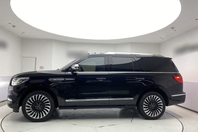 Used Lincoln Navigator 2020 3.5T Presidential Series Exterior 2