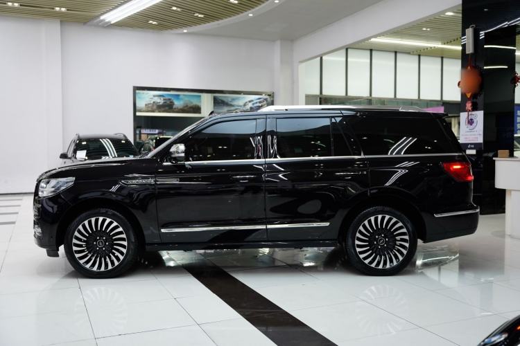 Used Lincoln Navigator 2020 3.5T Presidential Series Exterior 2