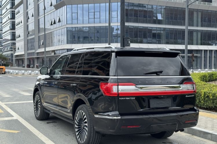 Used Lincoln Navigator 2020 3.5T Presidential Series Exterior 3